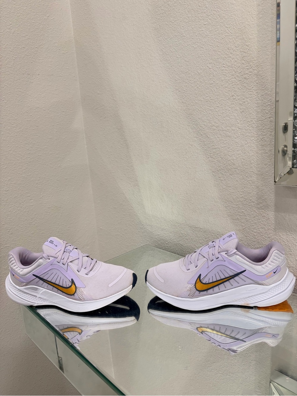Nike quest 5 Women's Running Sneakers size 7